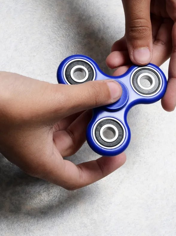 Spinner, el polémico juguete que invade los colegios
