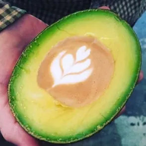Avolatte, la enésima tendencia hipster que nos negamos a probar
