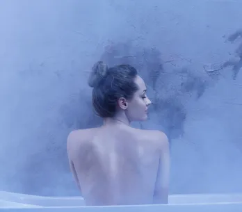 Sabia que um banho quente pode queimar calorias?