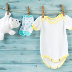 5 trucos para lavar (bien) la ropa de tu bebé