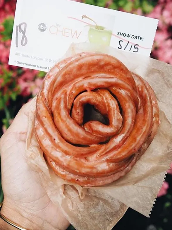 Estos dónuts que parecen rosas harán más dulce tu verano (si estás en NY)