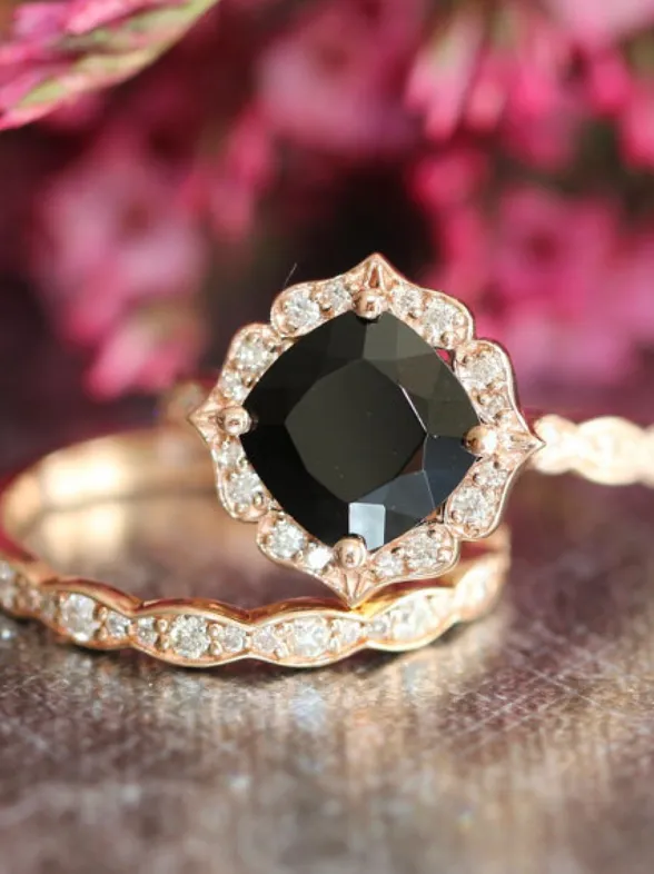 13 anillos de compromiso de color negro para novias no tradicionales