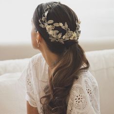 Ideas de peinados que son tendencia para invitadas a una boda de verano