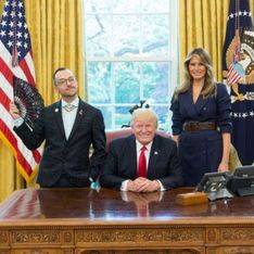 Ce prof gay pose aux côtés du couple Trump pour la meilleure des raisons