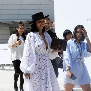Rihanna y su estilo "pirata chic", mejor look de la semana
