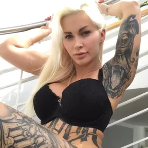 Tatuajes para las axilas, la nueva moda viral