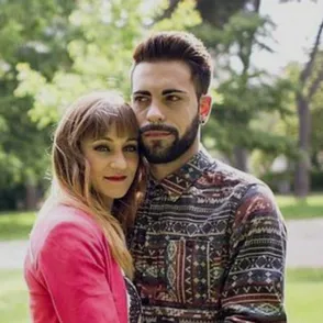 Ana y Daniel Parra son hermanos, novios y, además, esperan un hijo juntos