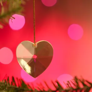 Vive una Navidad creativa, ¡decora tu árbol con figuritas DIY!