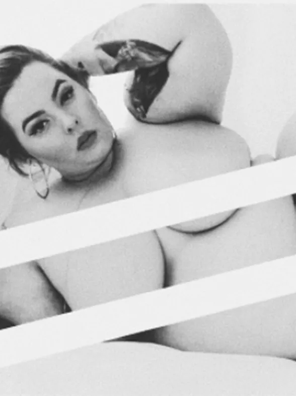 Plus Size Model Tess Holliday Celebrates National Nude Day Like A Boss With A Very Cheeky Photo