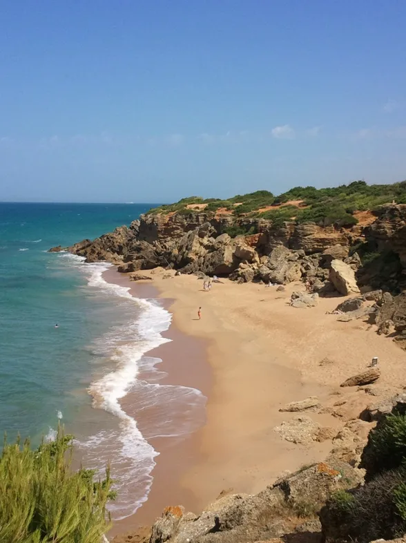 14 calas (escondidas) para descubrir este verano