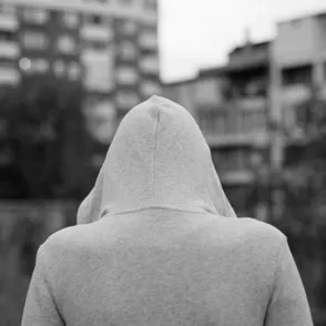 Comparte las duras fotos de su adicción a la heroína para concienciar a los demás