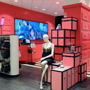 Hunkem&ouml;ller opent nieuwe flagship store in Antwerpen