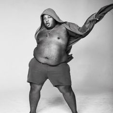 Dexter Mayfield, le mannequin qui veut mettre en lumière les modèles plus size masculins (Photos)