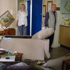 Eastenders 25/08 - The Murrays Come Home To Find They've Been Burgled