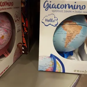 ¿Crees que esta bola del mundo es un juguete sexista?
