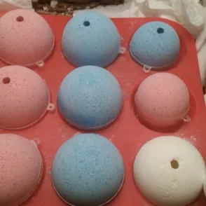These Customisable Bath Bombs Are About To Change Bath Time As We Know It