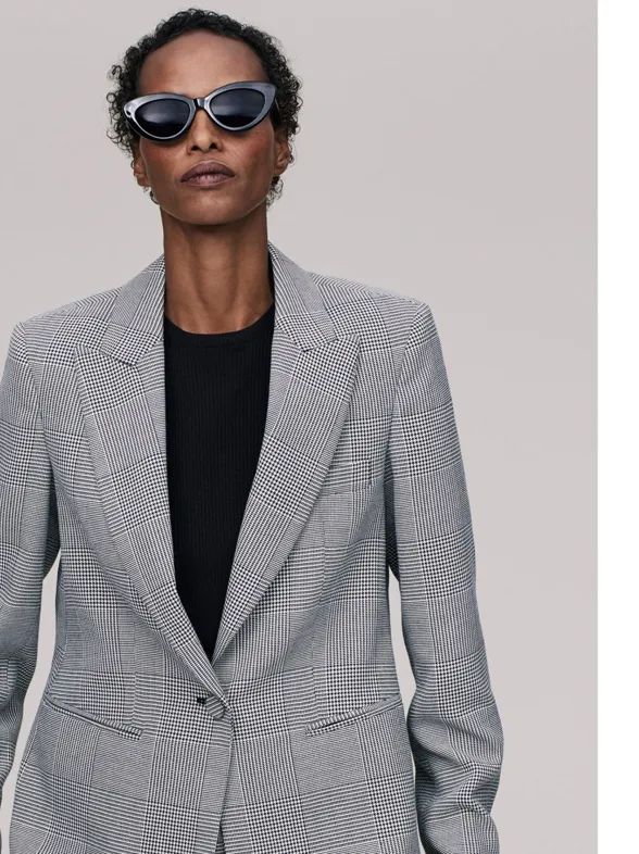 Zara piensa en las mujeres maduras y este es el (maravilloso) resultado
