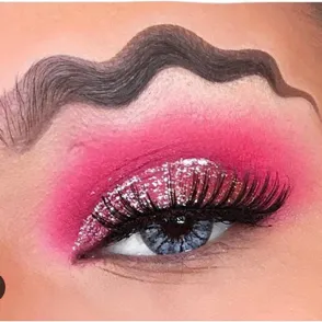 Las wavy brows o la tendencia de maquillaje en la que no querrás caer