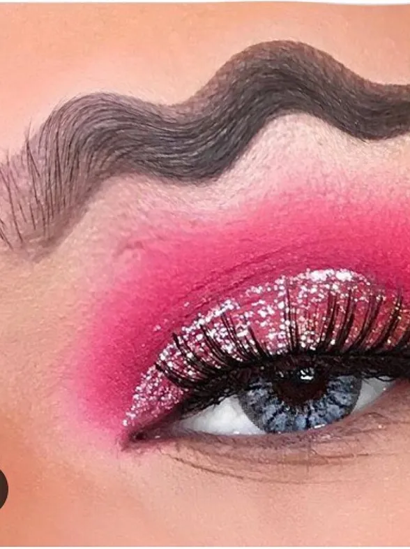 Las wavy brows o la tendencia de maquillaje en la que no querrás caer