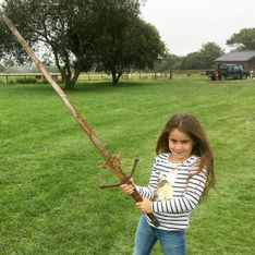 Cette jeune anglaise a peut-être retrouvé l’épée Excalibur ! (photo)