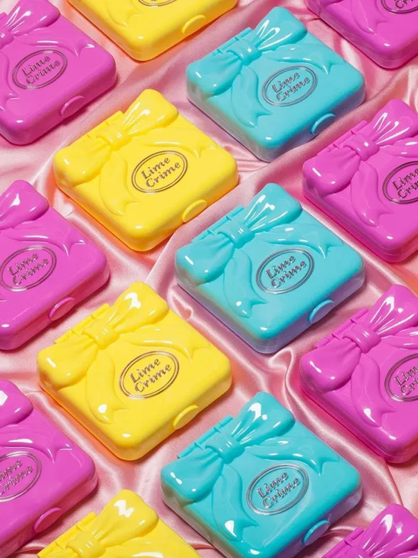 Polly Pocket: de juguete de los 90 a packaging de maquillaje millennial