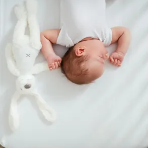 ¿Cómo elegir bien el colchón para la cuna de tu bebé?