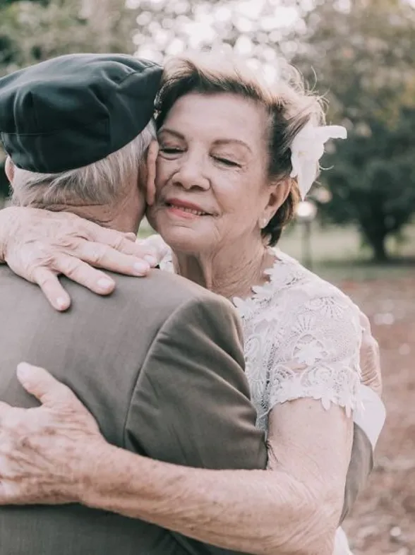 60 años después consiguen hacer su reportaje de boda y las fotos son entrañables