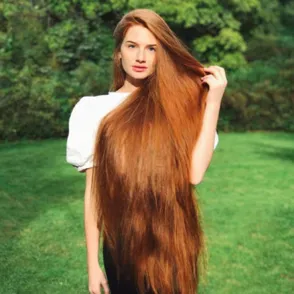 Esta joven supera la alopecia y se convierte en Rapunzel de carne y hueso