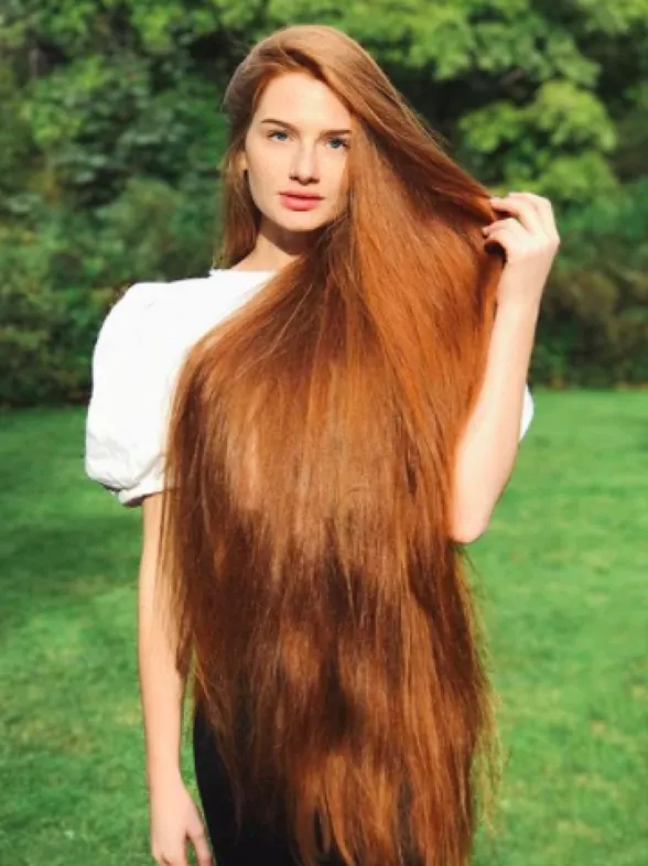 Esta joven supera la alopecia y se convierte en Rapunzel de carne y hueso