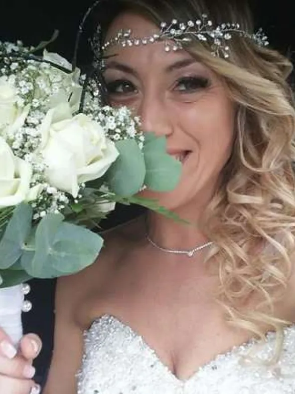 ¿Habías pensado alguna vez en casarte contigo misma? ¡Esta mujer se nos ha adelantado!