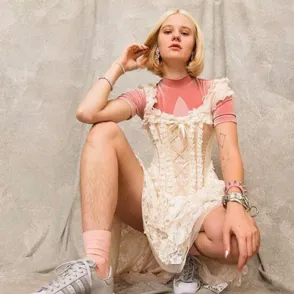 Adidas opta por una modelo sin depilar y todavía hay gente que no lo entiende