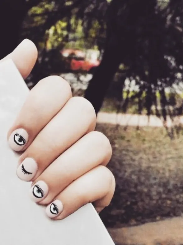 La manicura a lo Chiara Ferragni que tú también querrás llevar
