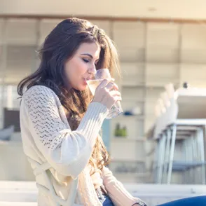 Agua mineral natural: ¿qué ventajas tiene frente a otros tipos de agua?