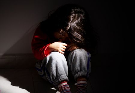 Etats-Unis : Violée à 12 ans, son agresseur obtient la garde de l’enfant né de ce viol
