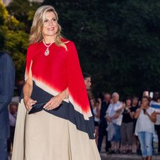 Maxima de Holanda y su vestido con capa, el mejor look de la semana