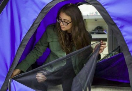 Des jeunes Américaines ont inventé une tente solaire pour les SDF
