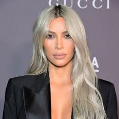 Kim Kardashian foule le tapis rouge seins nus et crée le buzz (Photos)