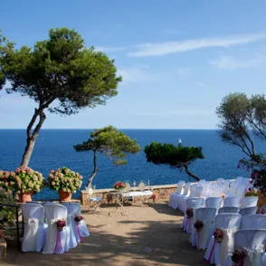 Bodas civiles al aire libre: 10 lugares con encanto para celebrar tu enlace