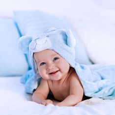 Vom ersten Lächeln bis zum Krabbeln: Die Entwicklung deines Babys