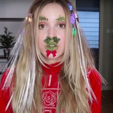 Elle a fait l'ultime combo des tendances beauté WTF de 2017 pour être au top à Noël (vidéo)
