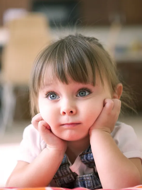 ¿Cuánto tiempo pueden ver la televisión los niños?