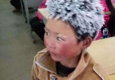 L’histoire de cet écolier aux cheveux gelés émeut la Chine