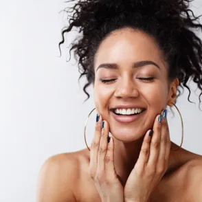 Gimnasia facial: ejercicios para una piel más tersa