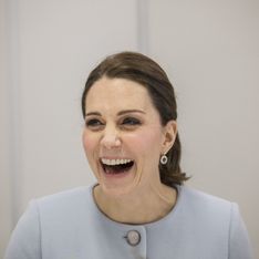 Kate Middleton attend-t-elle un deuxième garçon ? Son look bleu ciel fait jaser ! (Photos)
