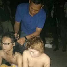 En Indonésie, parce qu’elles sont transgenres, la police leur coupe les cheveux