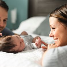 Weinen, wickeln & Besuche: Tipps für Babys erste Tage daheim