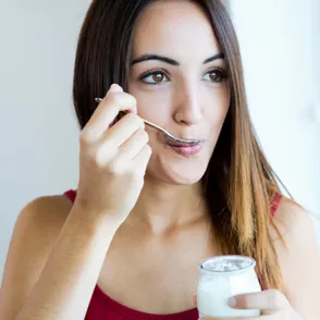 Beneficios del yogur para mejorar la digestión de la lactosa
