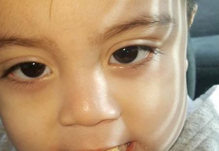 Une crèche épile les sourcils des enfants à la cire, sans prévenir les parents ! (Photos)