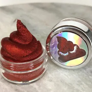 OMG! ¡Este iluminador tiene forma de caca!