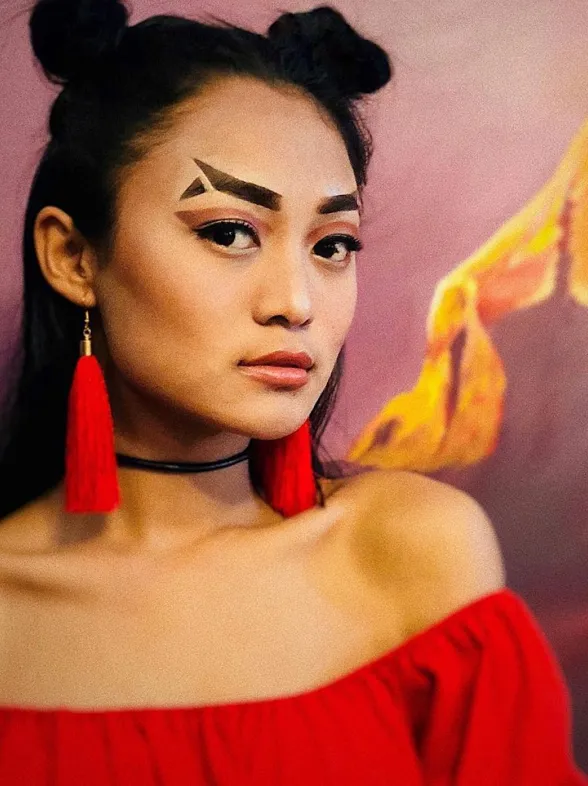 Cejas de cola de pez, la última (y extraña) tendencia beauty